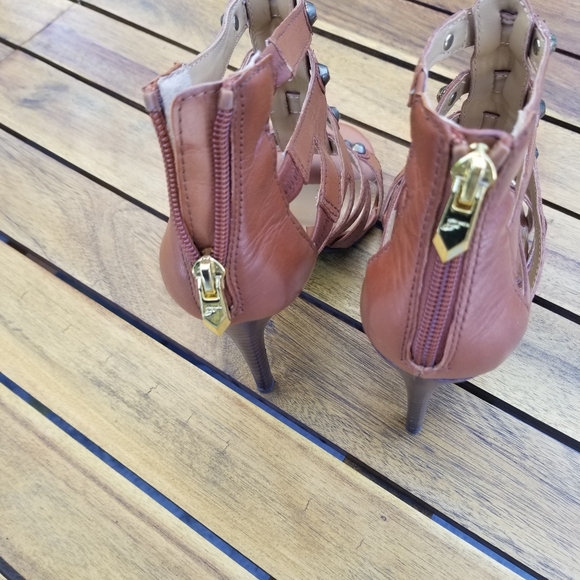 Fergie high heels size 7.5 - Picture 4 of 6